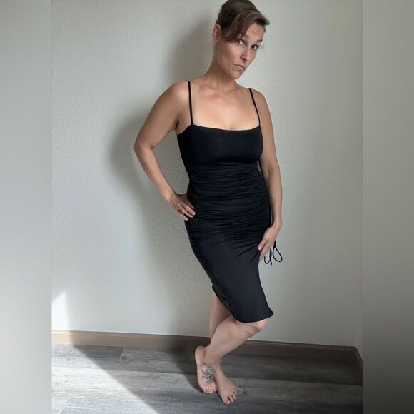 Princess Polly Ruched Slit Dress Black Party 4 US Stretchy - Picture 6 of 12